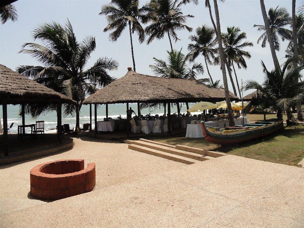 Coconut Grove Beach Resort Elmina Екстер'єр фото